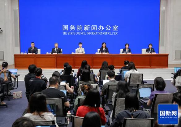 三星证券 新中国成立以来首次大范围、普惠式、直接性向群众发放的民生保障现金补贴，今年初步安排900亿元左右